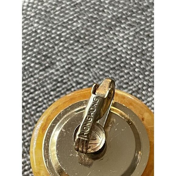 Vintage Earrings Butterscotch Clip On Round Domed Retro Career Made In Hong Kong - Picture 2 of 4